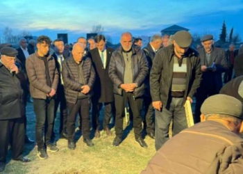 Pənah Hüseynin həyat yoldaşının məzarı başında təsirli çıxışı - Video