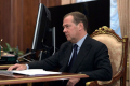 Medvedev: “Rusiya Ukrayna ərazisinə nüvə zərbəsi endirə bilər”