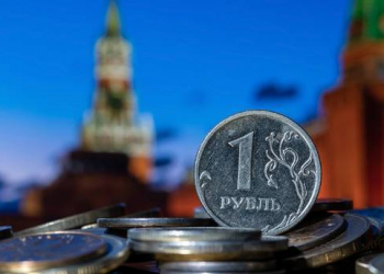 Rubl dəyər itirir... - 2023-cü ildə Rusiyada devalvasiya təhlükəsi varmı?