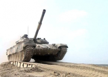 Ordumuzun tank və döyüş maşınları üçün heyətlər hazırlanır - Video