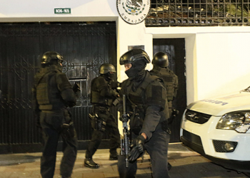 Meksikanın Ekvadordakı səfirliyinə basqın zamanı diplomatlar yaralanıb