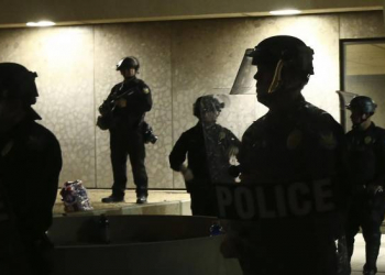 ABŞ polisi etiraz aksiyalarında iştirak edən 40-a yaxın tələbəni saxlayıb