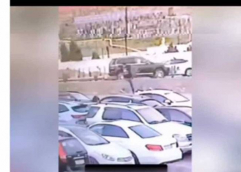 DİN: Ticarət mərkəzində avtomobillərə qəsdən ziyan vuran şəxs müalicə mərkəzinə yerləşdirilib - Video